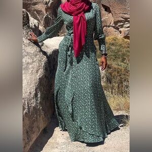 Elegant Green Patterned Maxi Dress